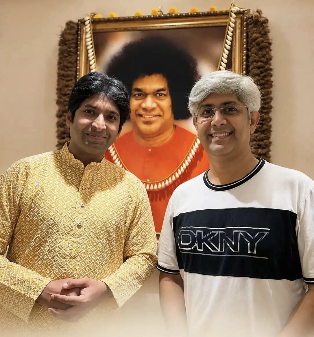 Dr. Koustubh Pare performing at the Shravanam devotional programme